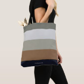 Moderne strepen met monogram aards tote bag (Dichtbij)
