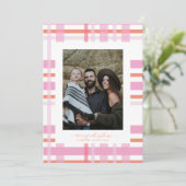 Moderne Stripe Kerst Kleurrijke Plaid Foto Feestdagenkaart (Staand voorkant)