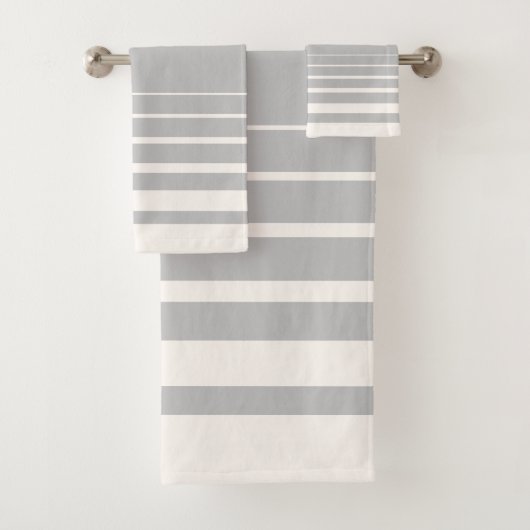 Moderne Stripes Duif Grijs en Buttercream Bad Handdoek (Insitu)