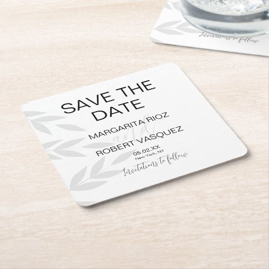 Moderne takgrijze witte script save-the-dates uitn kartonnen onderzetters (Schuin)