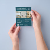 Moderne Teal Schoonmaakdiensten QR Zakelijk Flyer (Hand)