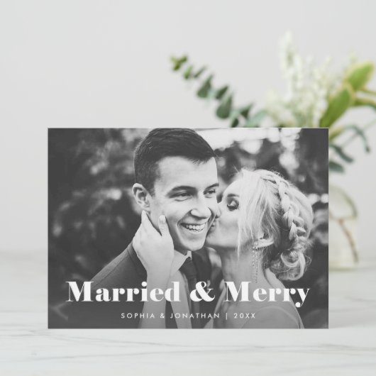 Moderne tekst met twee foto's | Getrouwd en vrolij Feestdagenkaart (Staand voorkant)