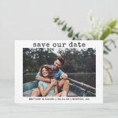 Moderne tekst voor schrijfmachine met schrijfmachi save the date (Staand voorkant)