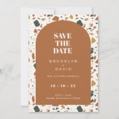 Moderne terracotta boog terrazzo Bewaar de datum K Kaart (Voorkant)