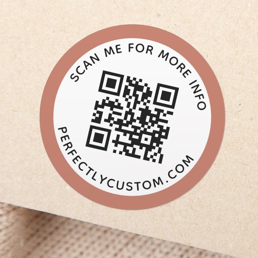 Moderne terracotta brown border QR code and text Ronde Sticker