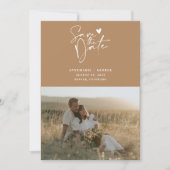 Moderne Terracotta Calligrafie Schrift Foto Save The Date (Voorkant)