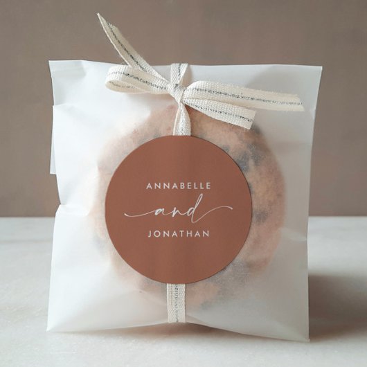 Moderne terracotta minimale hedendaagse bruiloft ronde sticker