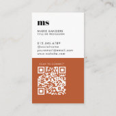 Moderne Terracotta Monogram QR-code Professioneel Visitekaartje (Achterkant)