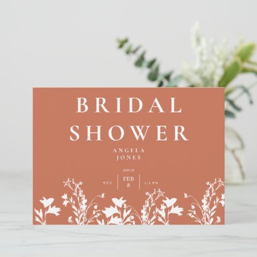 Moderne Terracotta Witte Bruidsbloem Bruiloft Kaart (Staand voorkant)