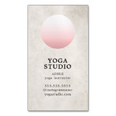 Moderne textuur beige pasta Circle Yoga Instructor Magnetisch Visitekaartje (Voorkant Verticaal)