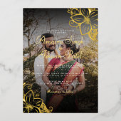 Moderne traditionele goudmahndi Indian Wedding Rea Folie Uitnodiging (Voorkant)