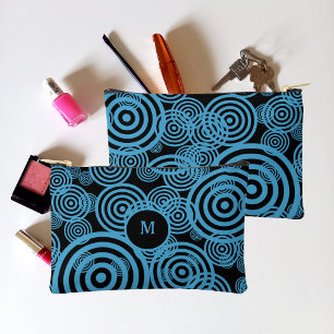 Moderne, trendy blauwe cirkels op zwart monogram etui