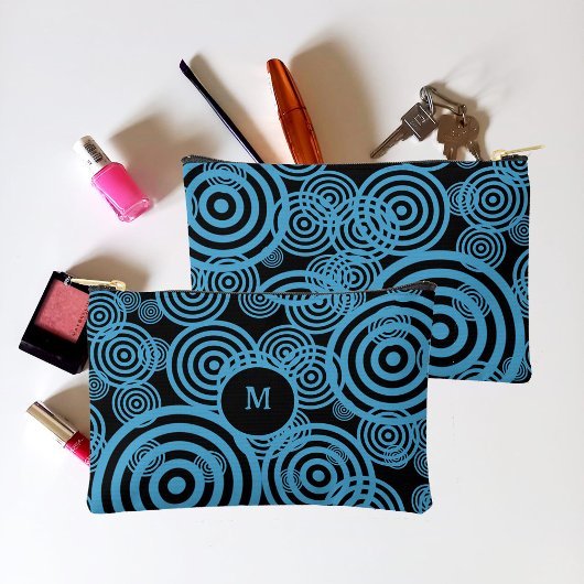 Moderne, trendy blauwe cirkels op zwart monogram etui