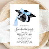 Moderne trendy Blue Bow Graduation Cap Afstuderen Kaart