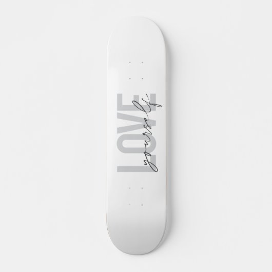 Moderne, trendy, eenvoudige, stedelijke ontwerplie persoonlijk skateboard (Voorkant)