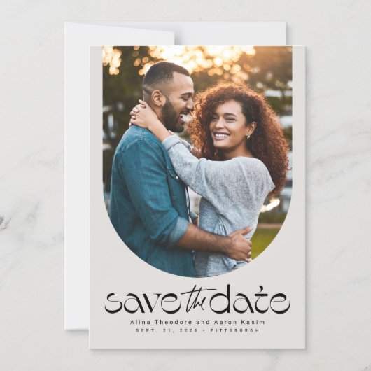 Moderne trendy gebogen foto sla de datum op magnetische uitnodiging (Voorkant)