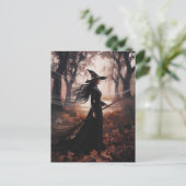 Moderne trendy Halloween-heks in bos            Briefkaart (Staand voorkant)