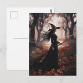 Moderne trendy Halloween-heks in bos            Briefkaart (Voorkant / Achterkant)