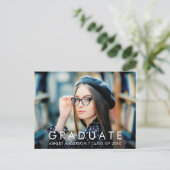 Moderne trendy minimalistische Afstuderen foto Uitnodiging Briefkaart (Staand voorkant)