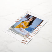 Moderne trendy minimalistische Afstuderen uitnodig Folie Uitnodiging (Gedraaid)