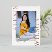 Moderne trendy minimalistische Afstuderen uitnodig Folie Uitnodiging (Staand Voorkant)