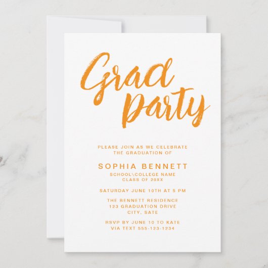 Moderne trendy Oranje Brush Script Graduation Part Kaart (Voorkant)