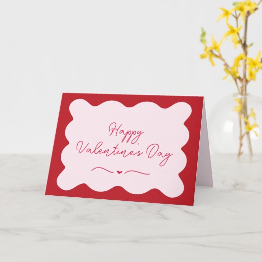 Moderne trendy roze en rode geschulpte Valentijnen Kaart (Gele Bloem)