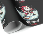 Moderne trendy Santa spelen ijshockey aangepaste n Cadeaupapier (Rol Hoek)