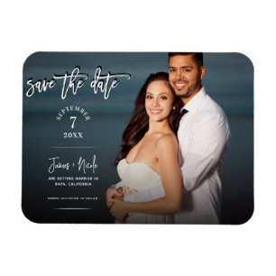 Moderne trendy script foto save the date bruiloft magneet