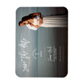 Moderne trendy script foto save the date bruiloft magneet (Verticaal)