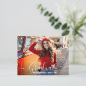 Moderne Trendy Script Photo Graduparty Uitnodiging Briefkaart (Staand voorkant)