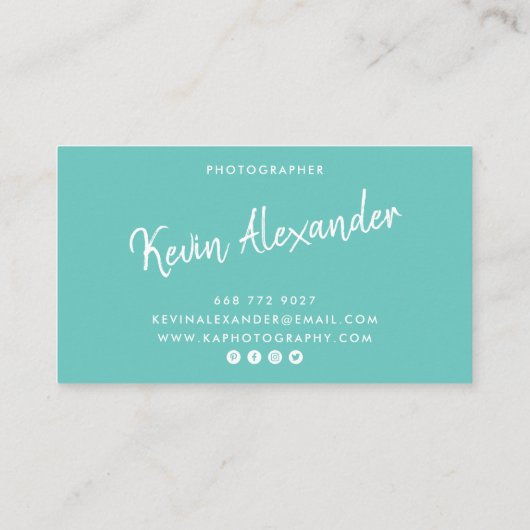 Moderne trendy scriptfotografie elegant blauwgroen visitekaartje (Achterkant)