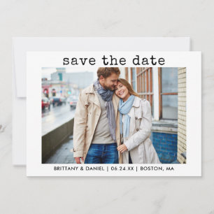 Moderne Trendy Type writer Tekst Couple Foto Save The Date