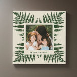 Moderne trendy varen groen foto mam oma imitatie canvas print<br><div class="desc">Onze moderne trendy Fern Green Photo Faux Canvas Print combineert een stijlvolle varenprint met uw favoriete foto en een of twee aangepaste regels tekst in dit aardetoon ontwerp. Prachtig als een bijzondere Moederdag verrassing!</div>