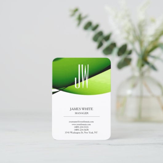 Moderne trendy witte groene monogram visitekaartje (Staand voorkant)