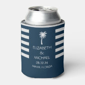 Moderne tropische palmbomen bruiloft marineblauw blikjeskoeler (Blikje Voorkant)