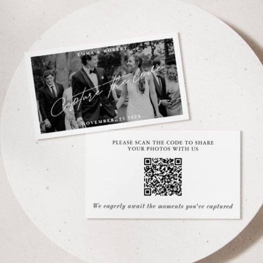 Moderne trouwfoto's leggen de liefde QR-code vast Informatiekaartje