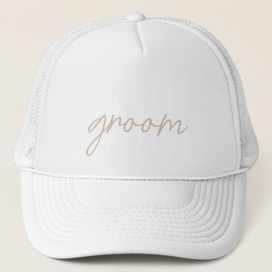Moderne Trouwpartij | Beige Script Trucker Pet (Voorkant)