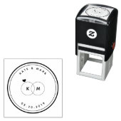 Moderne Trouwringen Monogram Save the Date Rond Zelfinktende Stempel (In situ)