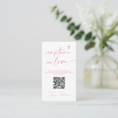 Moderne Trouwroze Leg de liefde vast Qr Code Informatiekaartje (Staand voorkant)