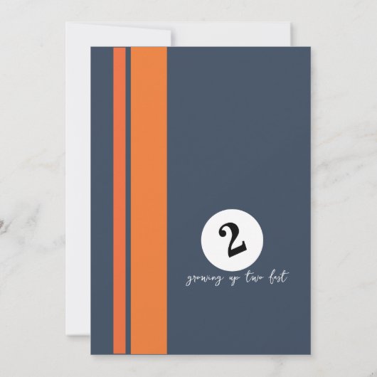 Moderne twee snelle race auto jongen 2e verjaardag kaart (Achterkant)