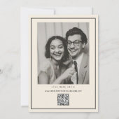 Moderne Typografie B&W Handschrift Foto QR Code Save The Date (Achterkant)