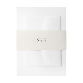 Moderne typografie Beige monogram Elegante trouw Uitnodigingen Wikkel