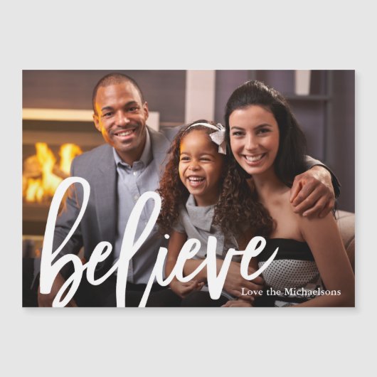 Moderne typografie Believe foto-kerstmagneet (Voorkant)
