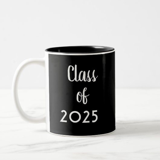 Moderne Typografie Black White Class of 2022 Mok (Links)