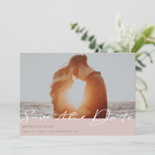 Moderne Typografie Blush ⎥ Foto opslaan Datum Kaar Save The Date (Staand voorkant)
