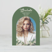 Moderne typografie Bold Afstuderen Olive Green Arc Kaart (Staand voorkant)