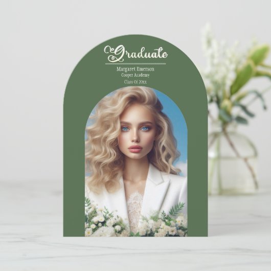 Moderne typografie Bold Afstuderen Olive Green Arc Kaart (Staand voorkant)