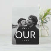 Moderne typografie bruiloft Bewaar de datumfoto Kaart (Staand voorkant)