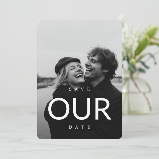 Moderne typografie bruiloft Bewaar de datumfoto Kaart (Staand voorkant)